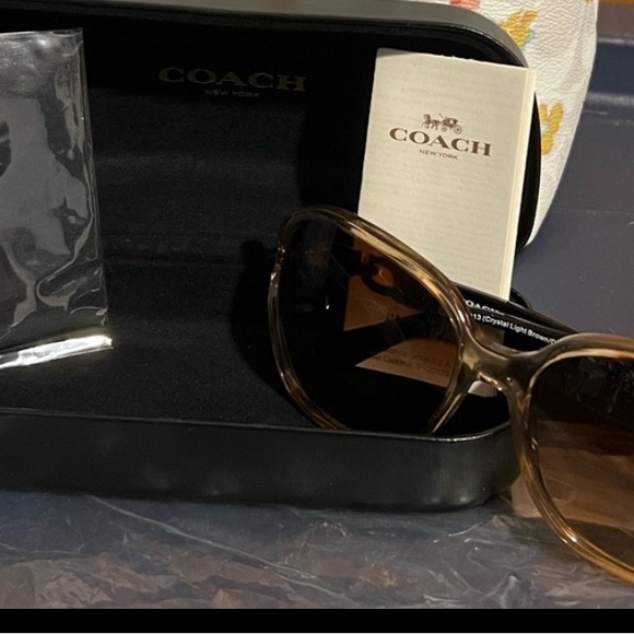 Coach sunglasses! - Picture 4 of 6